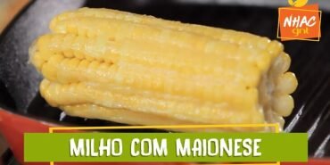 Espiga de milho com maionese temperada