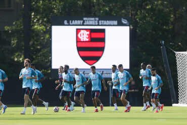 Mesmo sem atuar na rodada, Flamengo mantém a liderança do Brasileirão