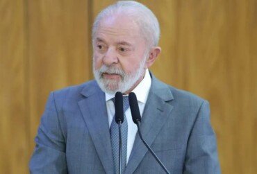 Lula veta projeto que aumenta número de deputados para 531
