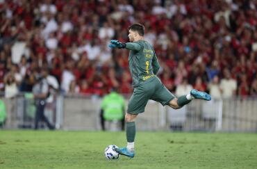 Com gol de Volpi, Grêmio arranca empate com Flamengo no Maracanã