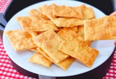 Bolacha de proteínas na air fryer sem trigo e sem gordura perfeita para o lanche da tarde