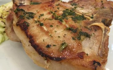 Bisteca com manteiga aromatizada