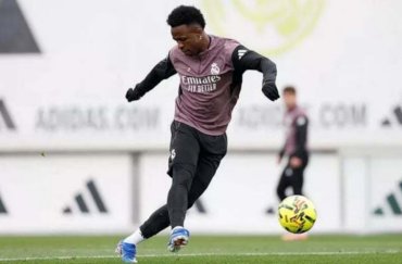 Vini Jr. recebe respaldo de Arbeloa após sugerir multas por atrasos