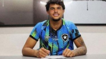 Bruno Samudio assina primeiro contrato profissional 