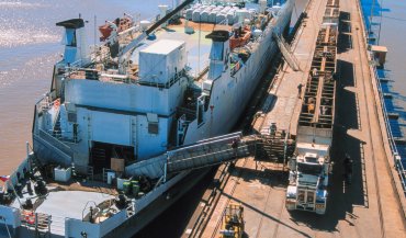 Guerra no Oriente Médio eleva incertezas para exportações brasileiras de gado vivo 