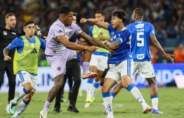 Atlético-MG e Cruzeiro têm 23 expulsos por briga na final do Mineiro